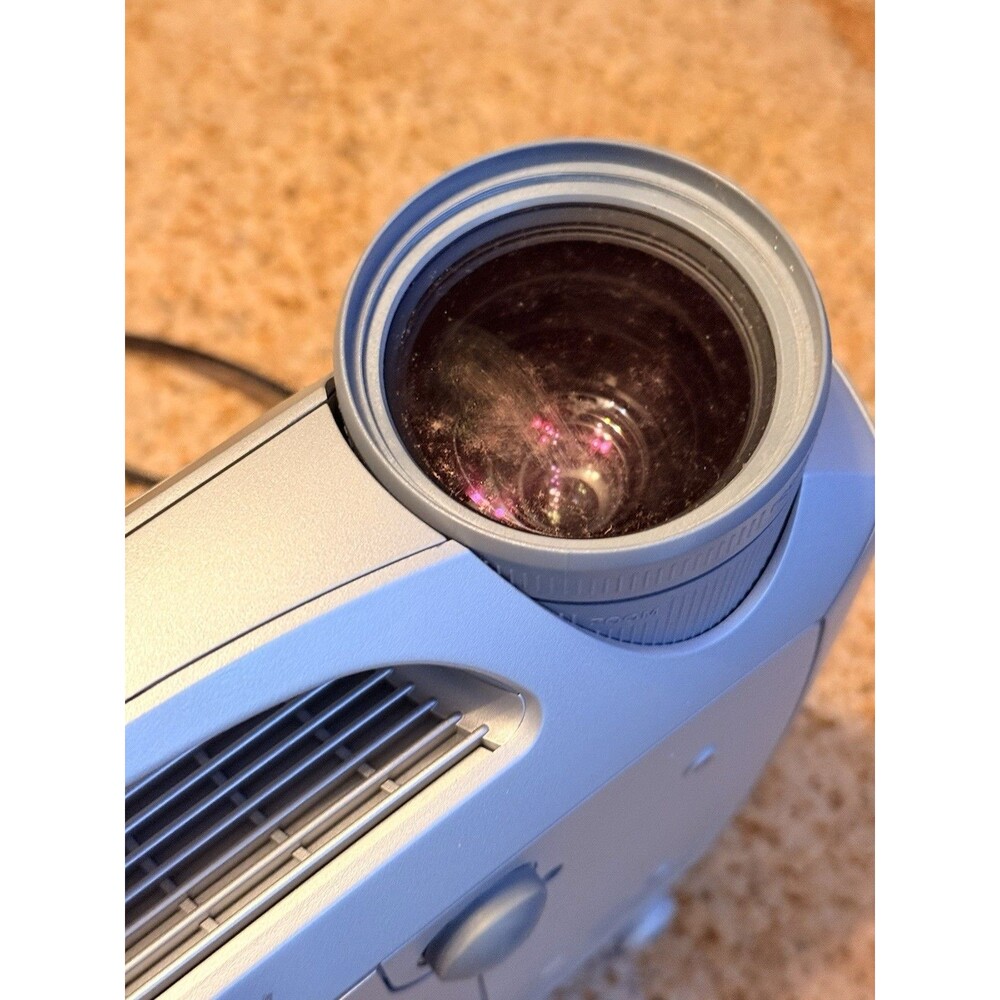 Infocus Screenplay 7205 projector , Turns On , No Remote And Untested. - Picture 2 of 16